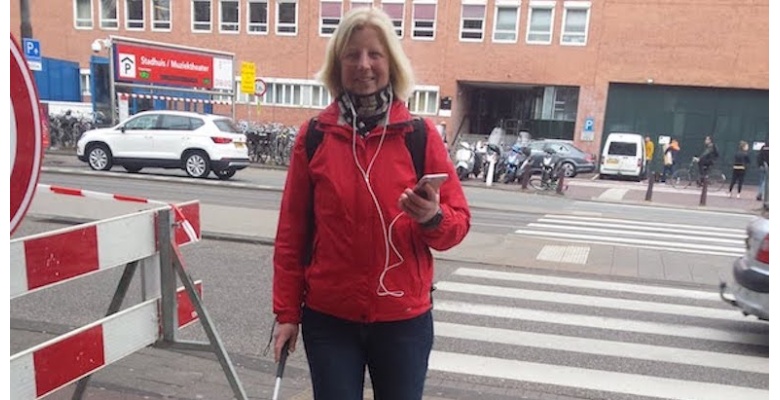 The Eybeacons smartphone and smartwatch app used in the city of Amsterdam